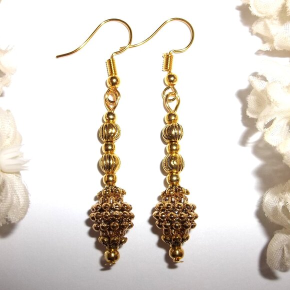 wvluckygirl Jewelry - Gold Earrings Dangle Drop Pair Set Woman Girl Jewelry Fashion Accessory NWT D131
